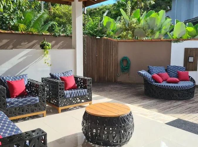 Linda Casa em Ubatuba Condomínio Fechado