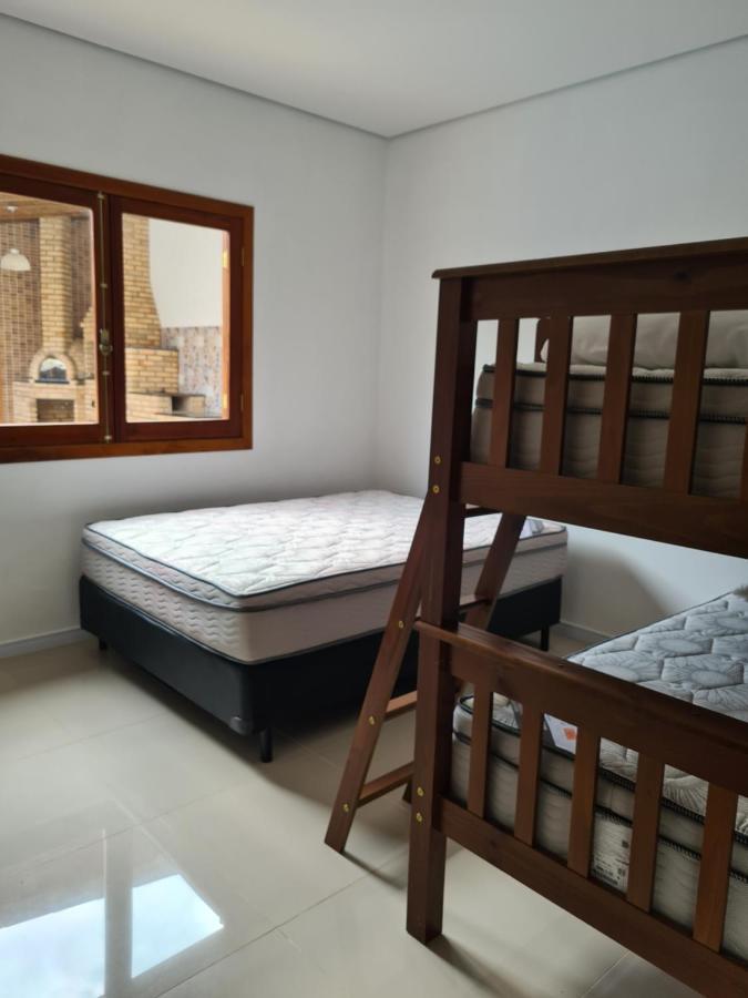 Linda Casa Em Fechado *